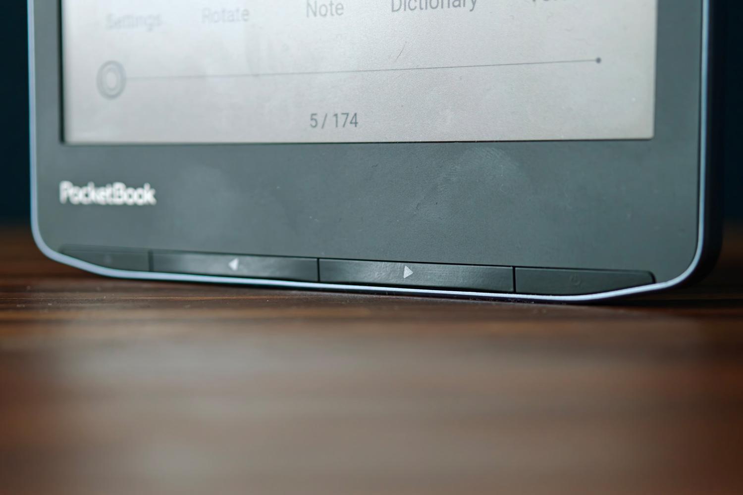 PocketBook InkPad Color 3 review buttons
