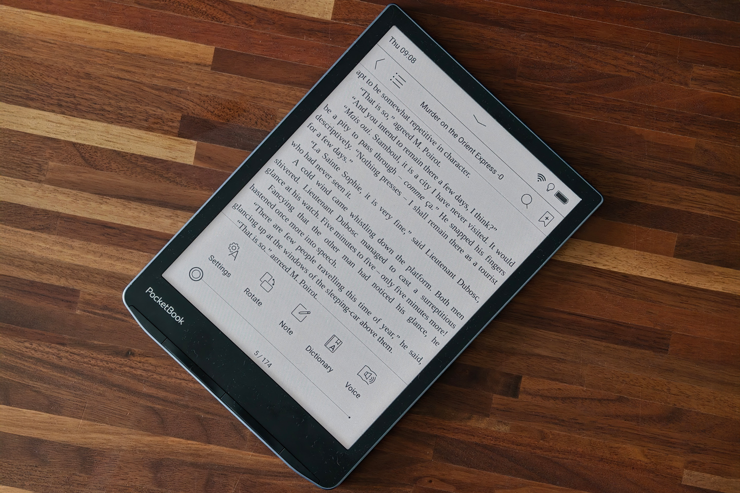 PocketBook InkPad Color 3 review reading