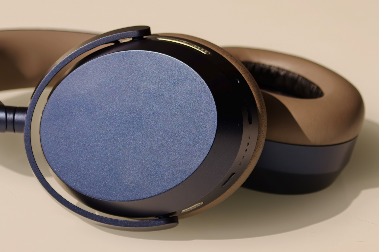 Sennheiser Momentum 5 Wireless review ear cup