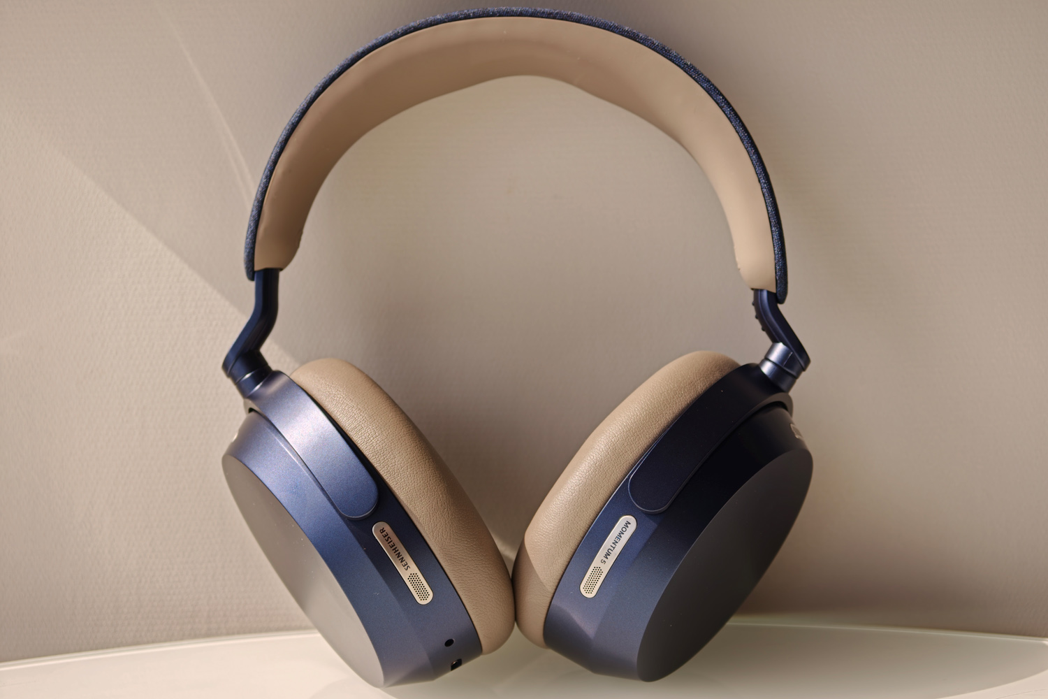 Sennheiser Momentum 5 Wireless review front