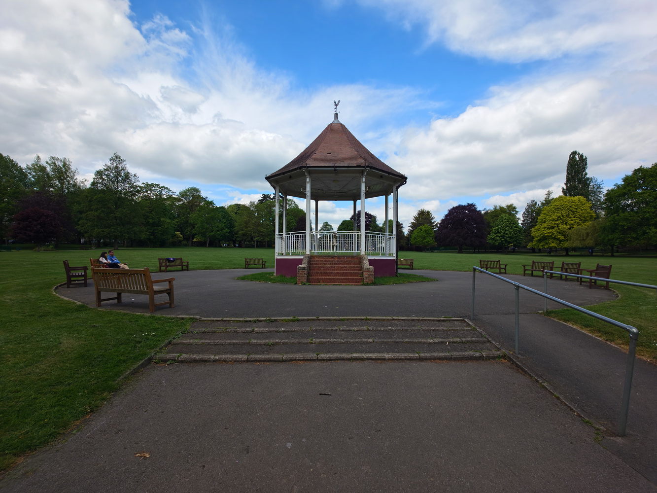 Sony Xperia 1 VIII camera samples bandstand ultrawide