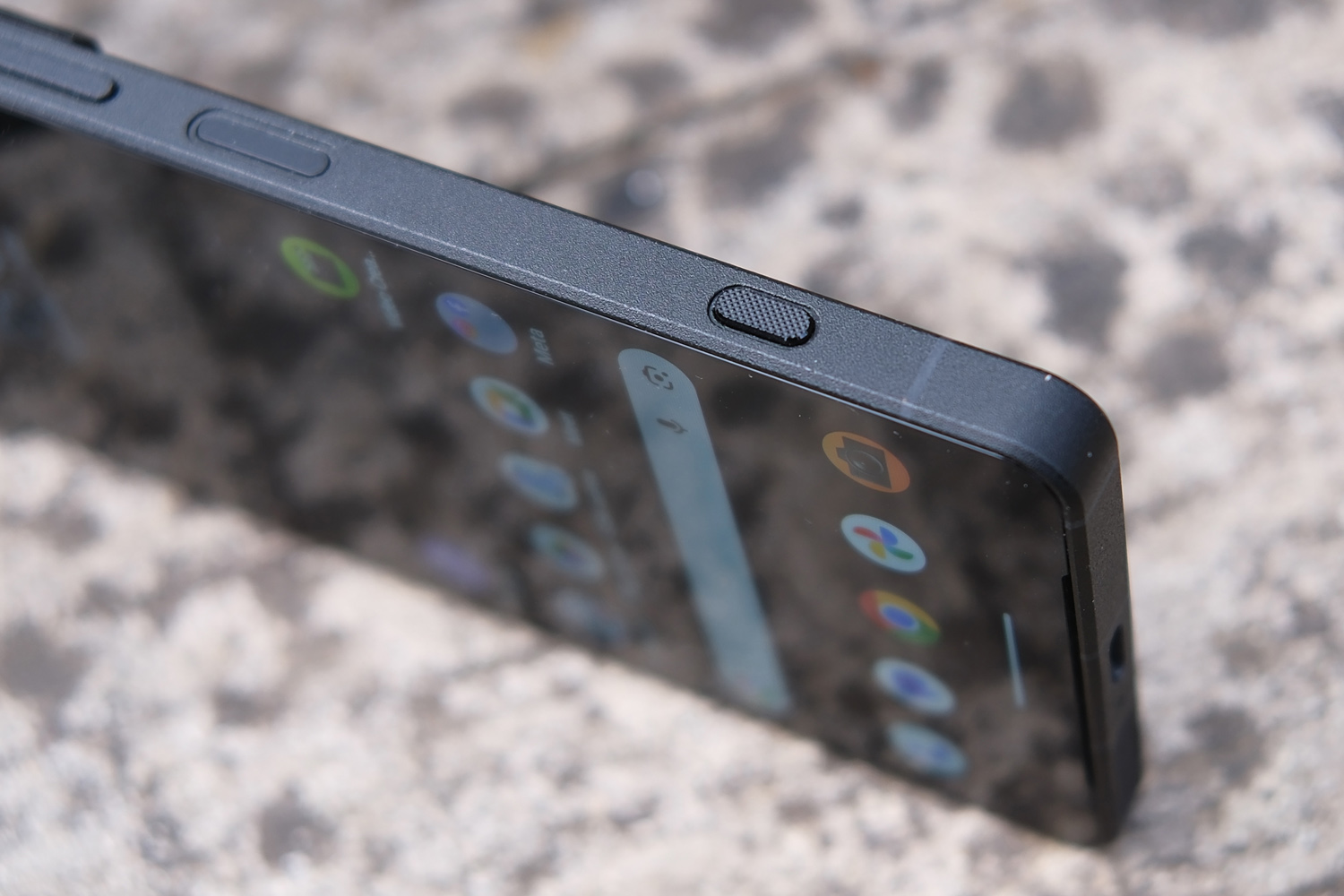 Sony Xperia 1 VIII review shutter button