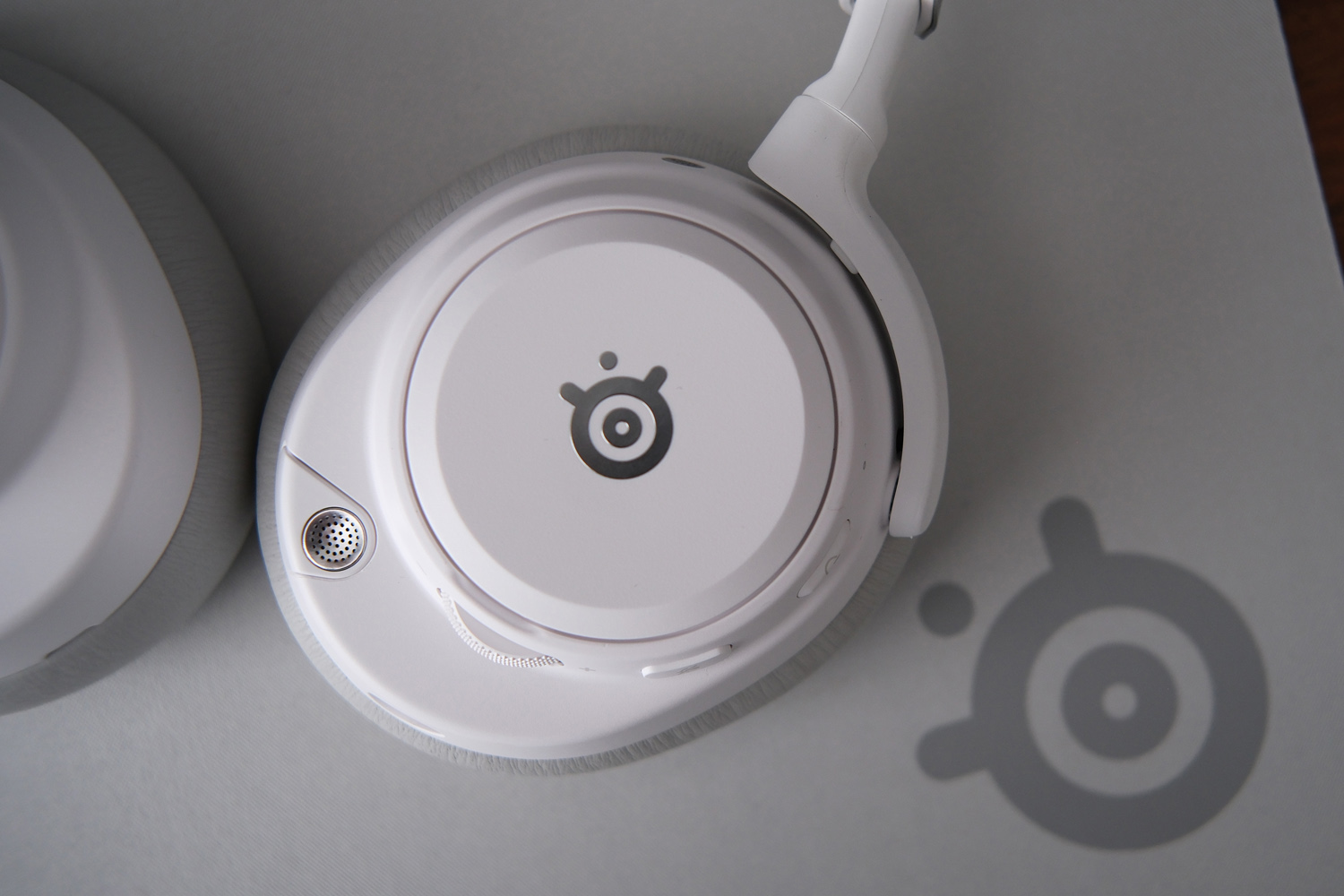 Steelseries Arctis Nova Pro Omni review logo