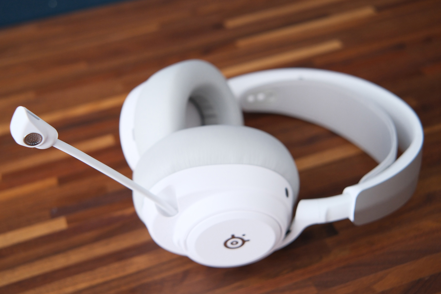 Steelseries Arctis Nova Pro Omni review microphone