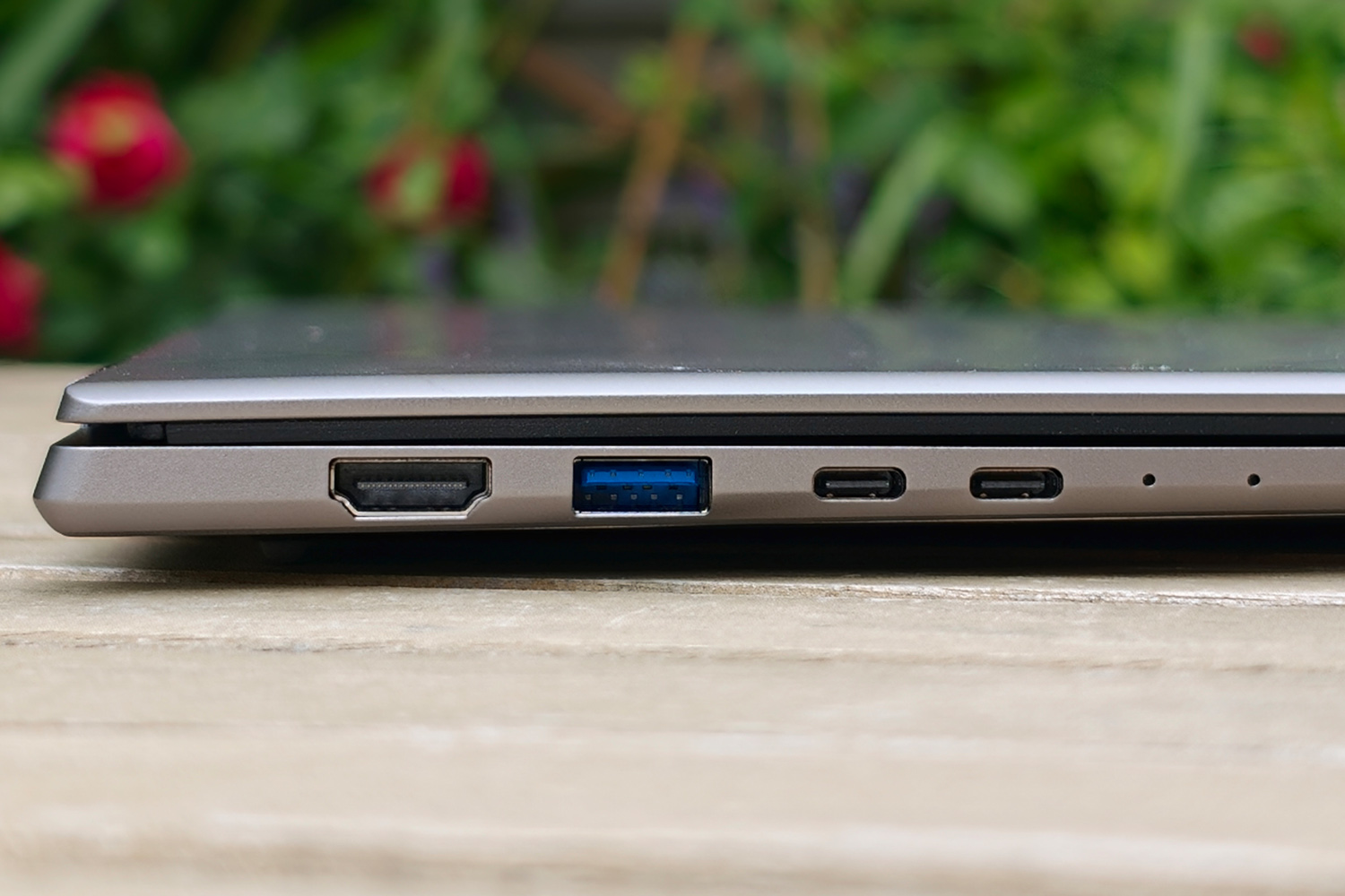 Acer Swift 16 AI 2026 review ports left