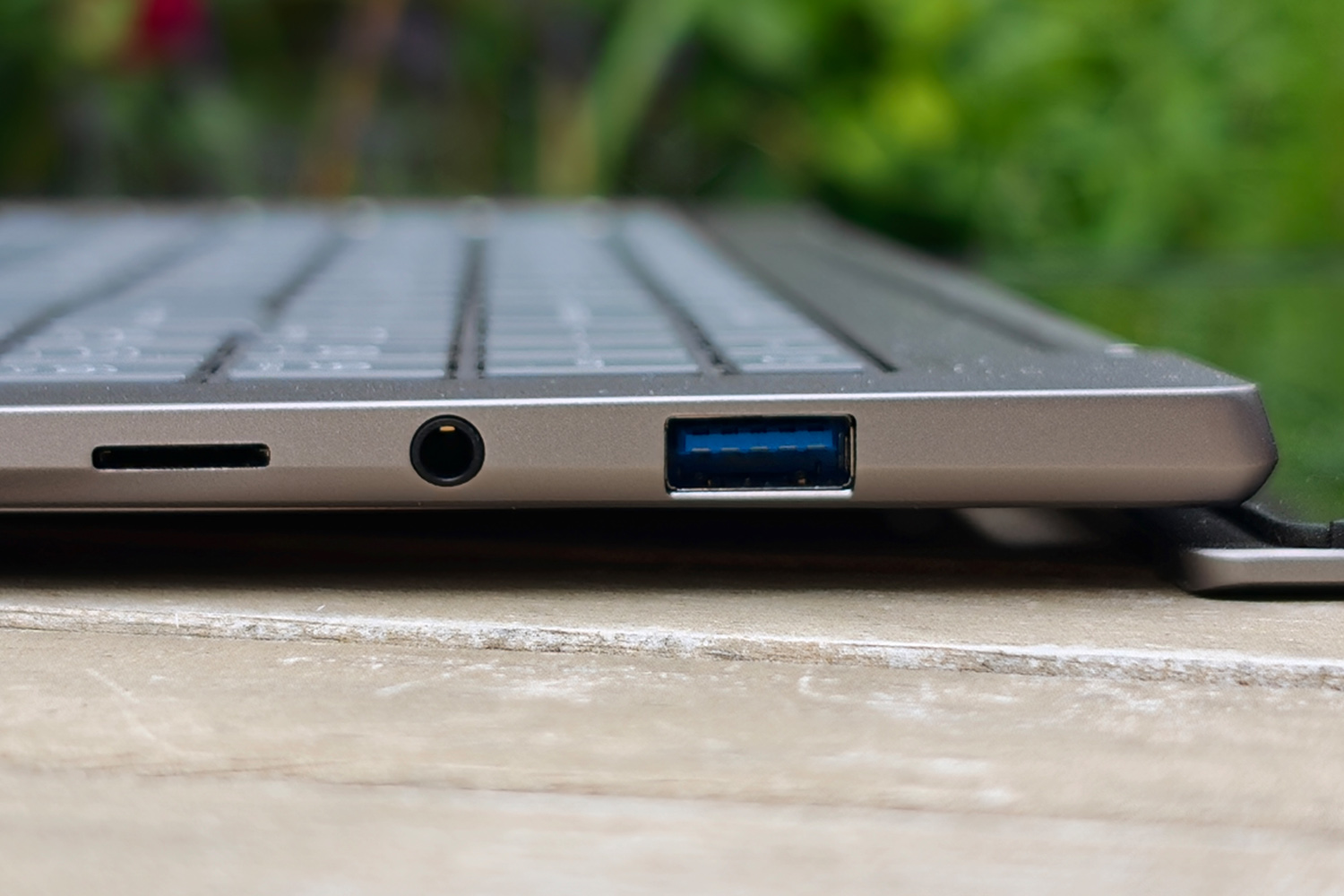 Acer Swift 16 AI 2026 review ports right