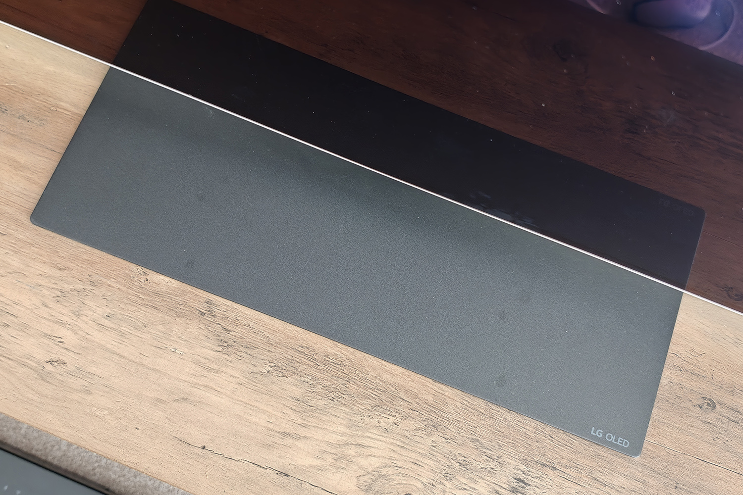 LG 55OLEDG6 review stand