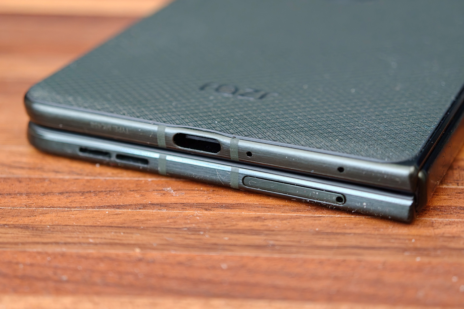 Motorola Razr Fold review USB