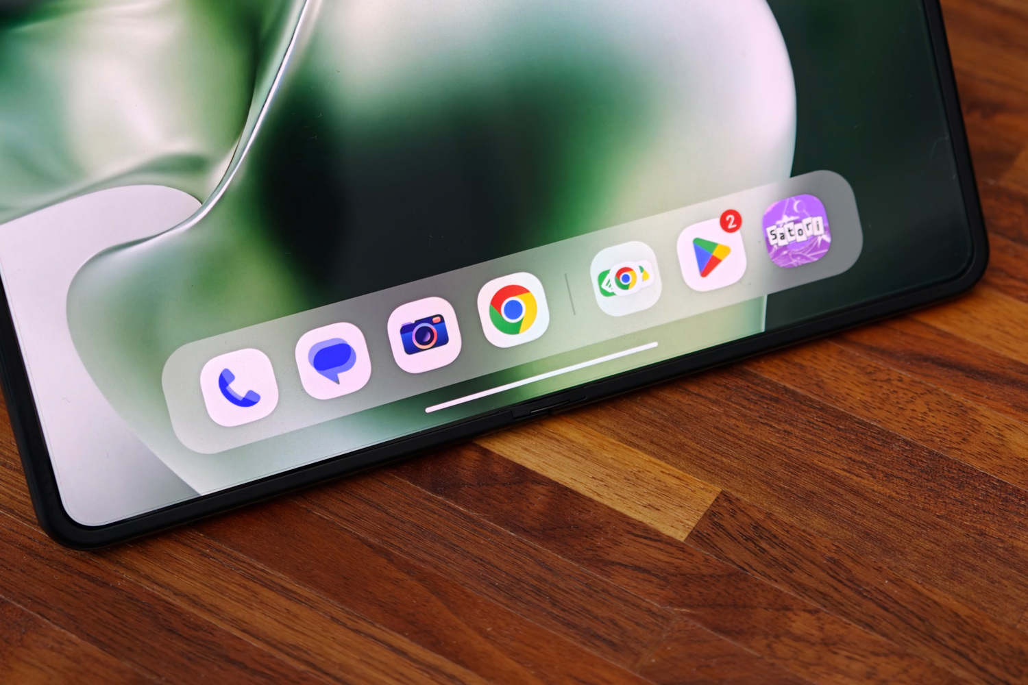 Motorola Razr Fold review app bar