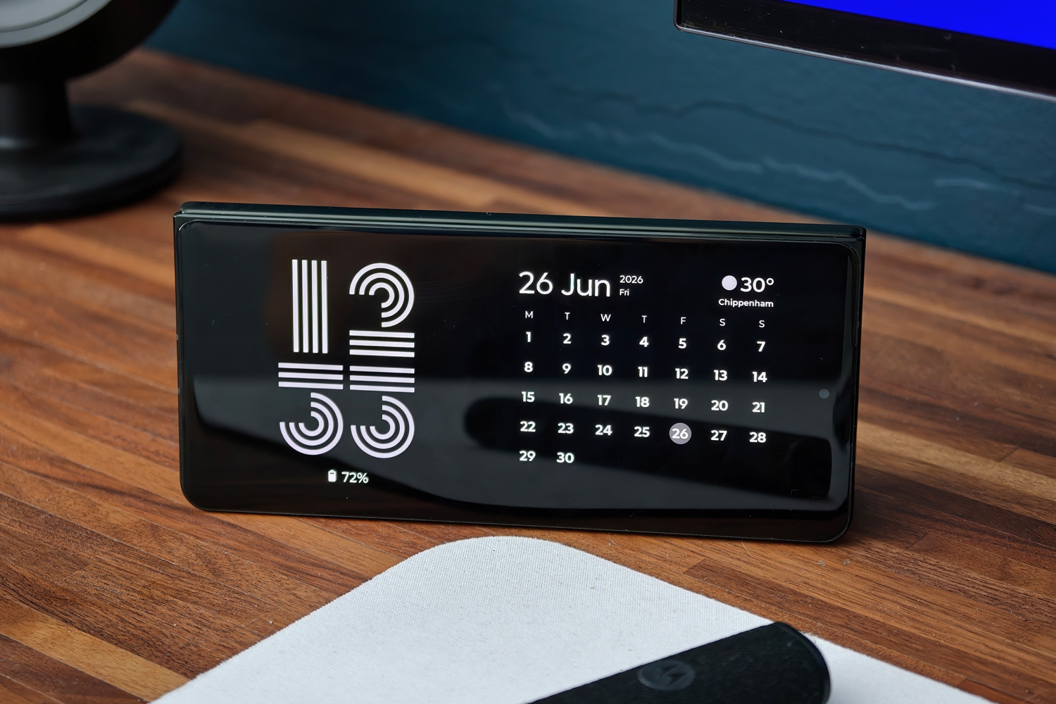 Motorola Razr Fold review desk mode
