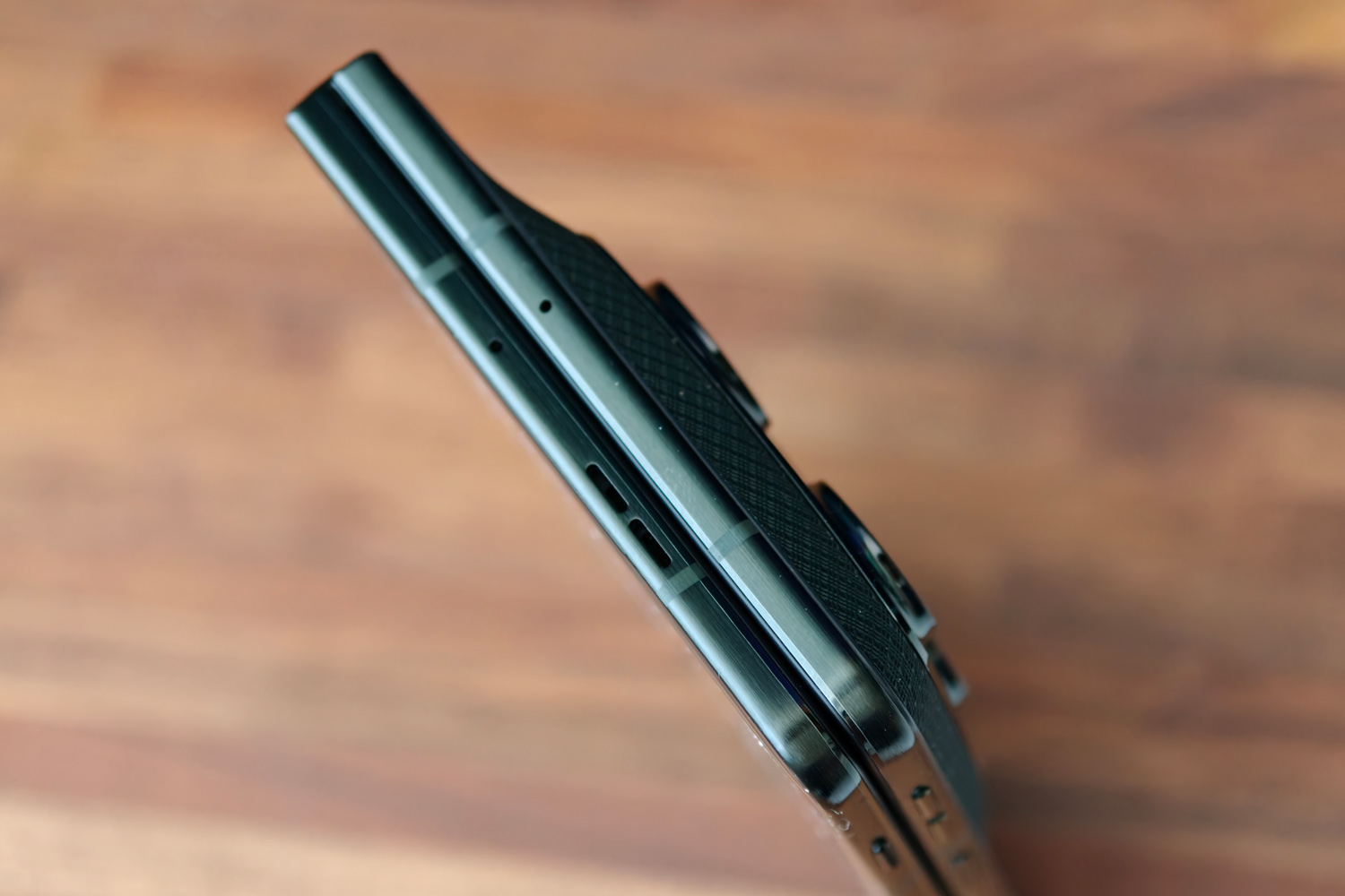 Motorola Razr Fold review speakers