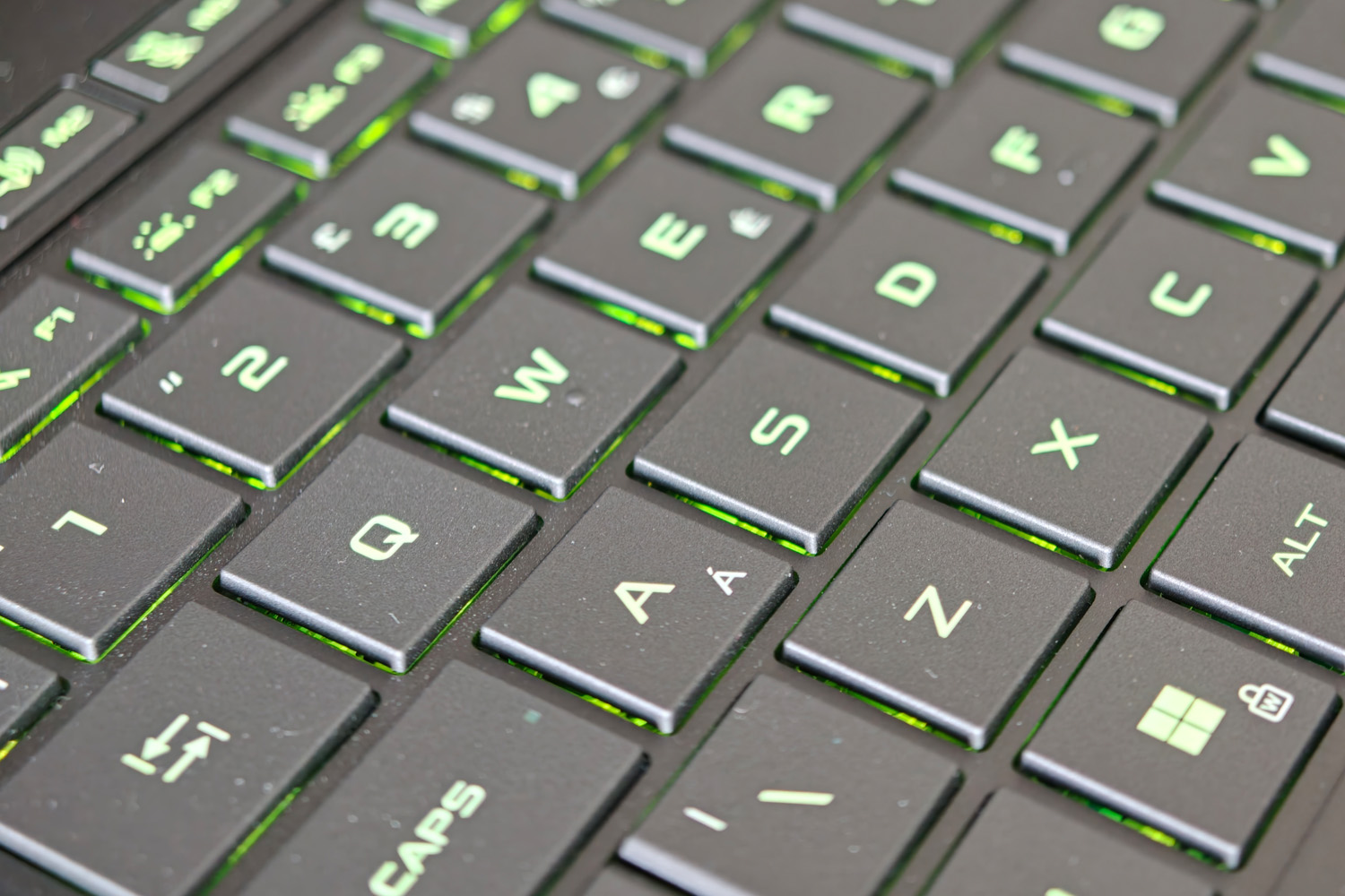 Asus ROG Zephyrus G14 2026 review key LEDs