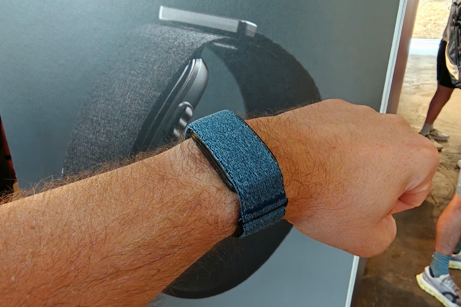 One sweaty workout got me to swap my smartwatch for Garmin’s screen-free Cirqa fitness band