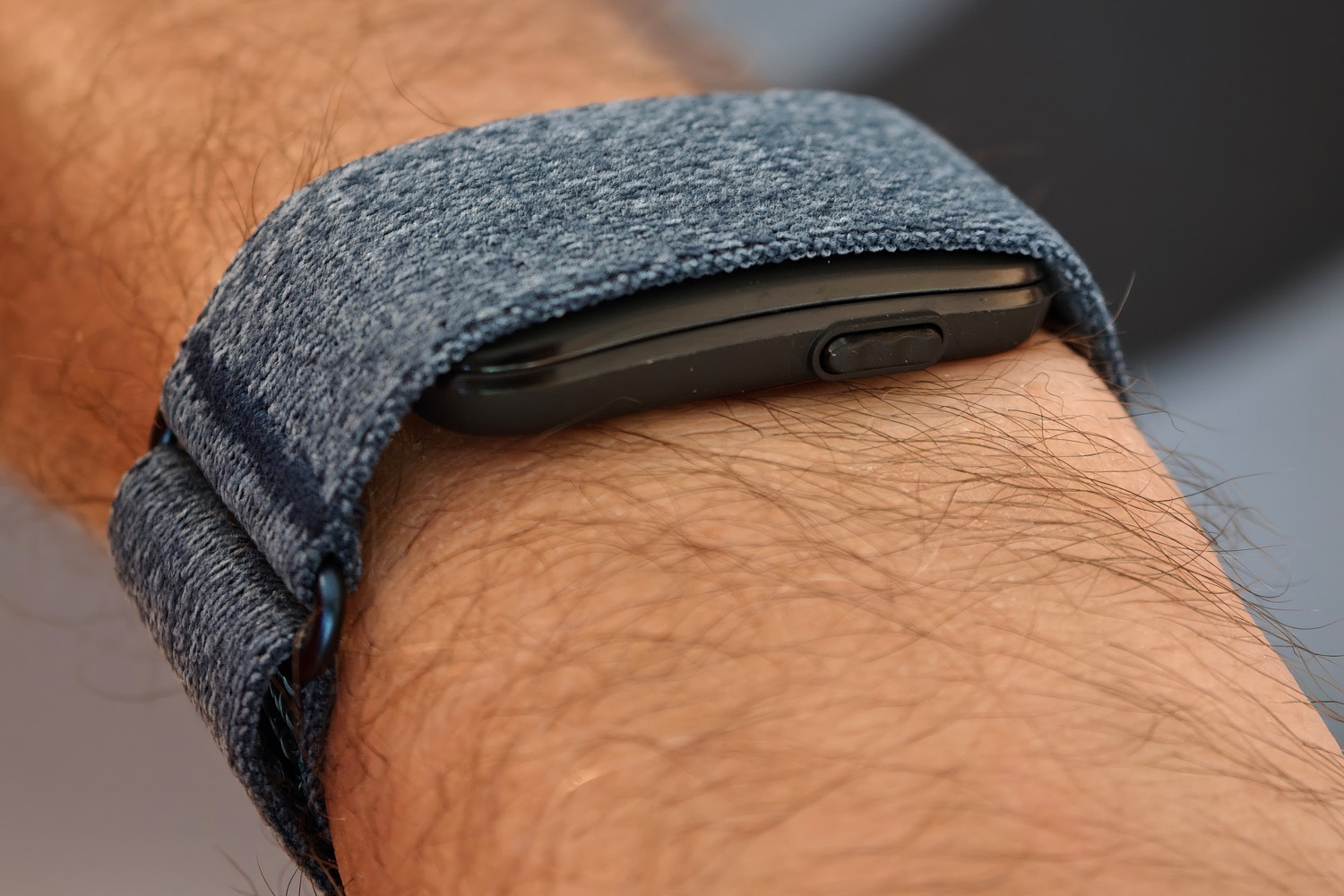 Garmin Cirqa fitness tracker hands-on wrist