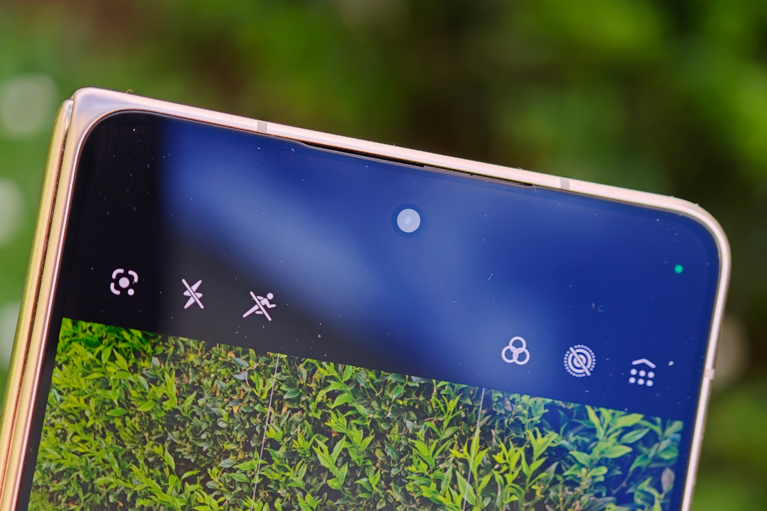 Honor Magic V6 review front camera