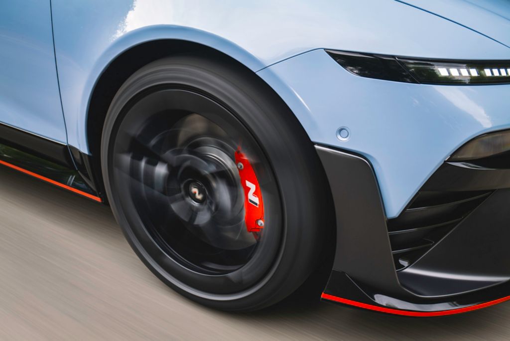 Hyundai Ioniq 6 N drive tracking alloys