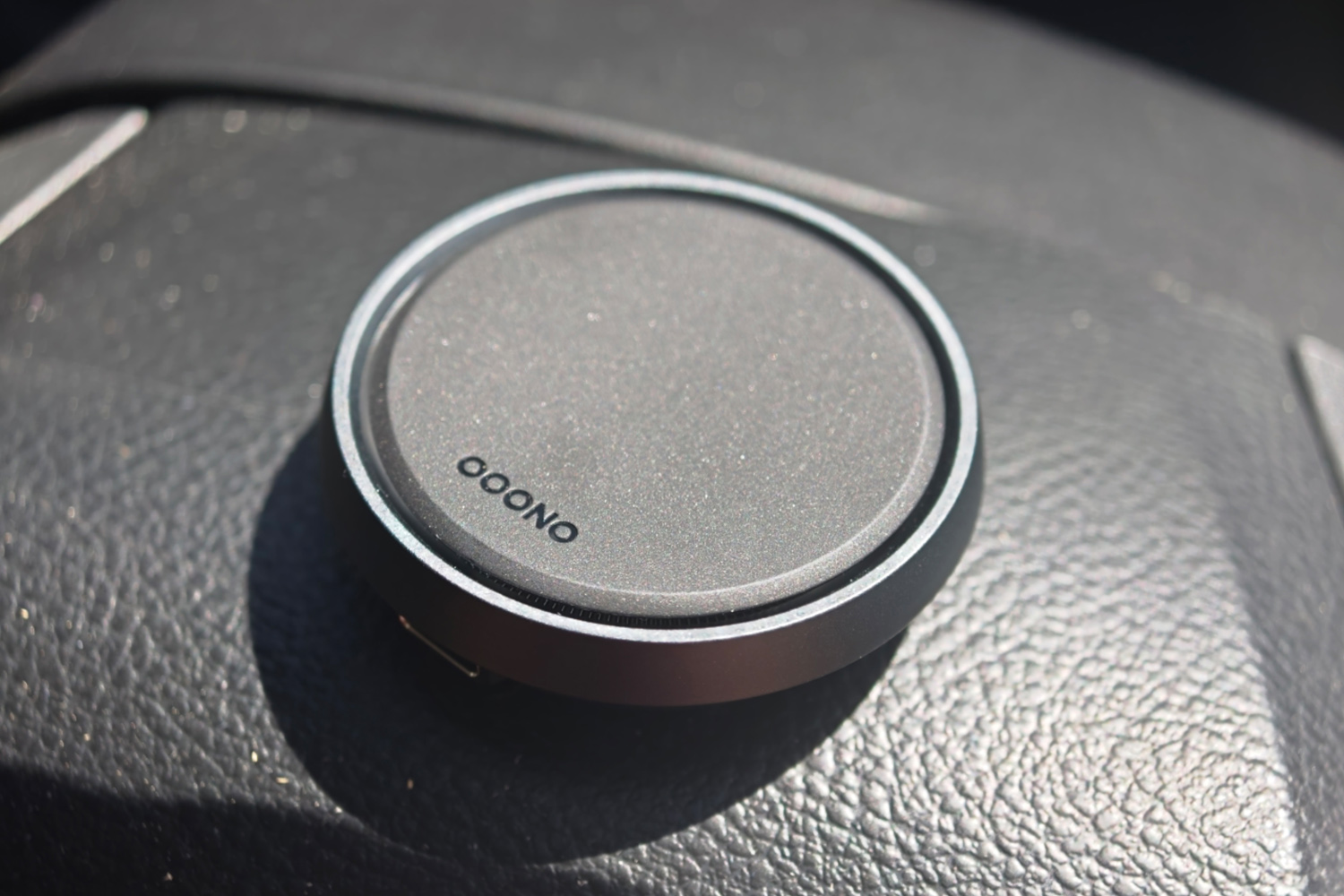 This tiny, distraction-free gadget made me feel safer behind the wheel