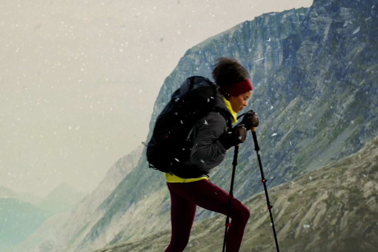 How can this lightweight outdoor jacket fabric still keep you warm? How can this lightweight outdoor jacket fabric still keep you warm?