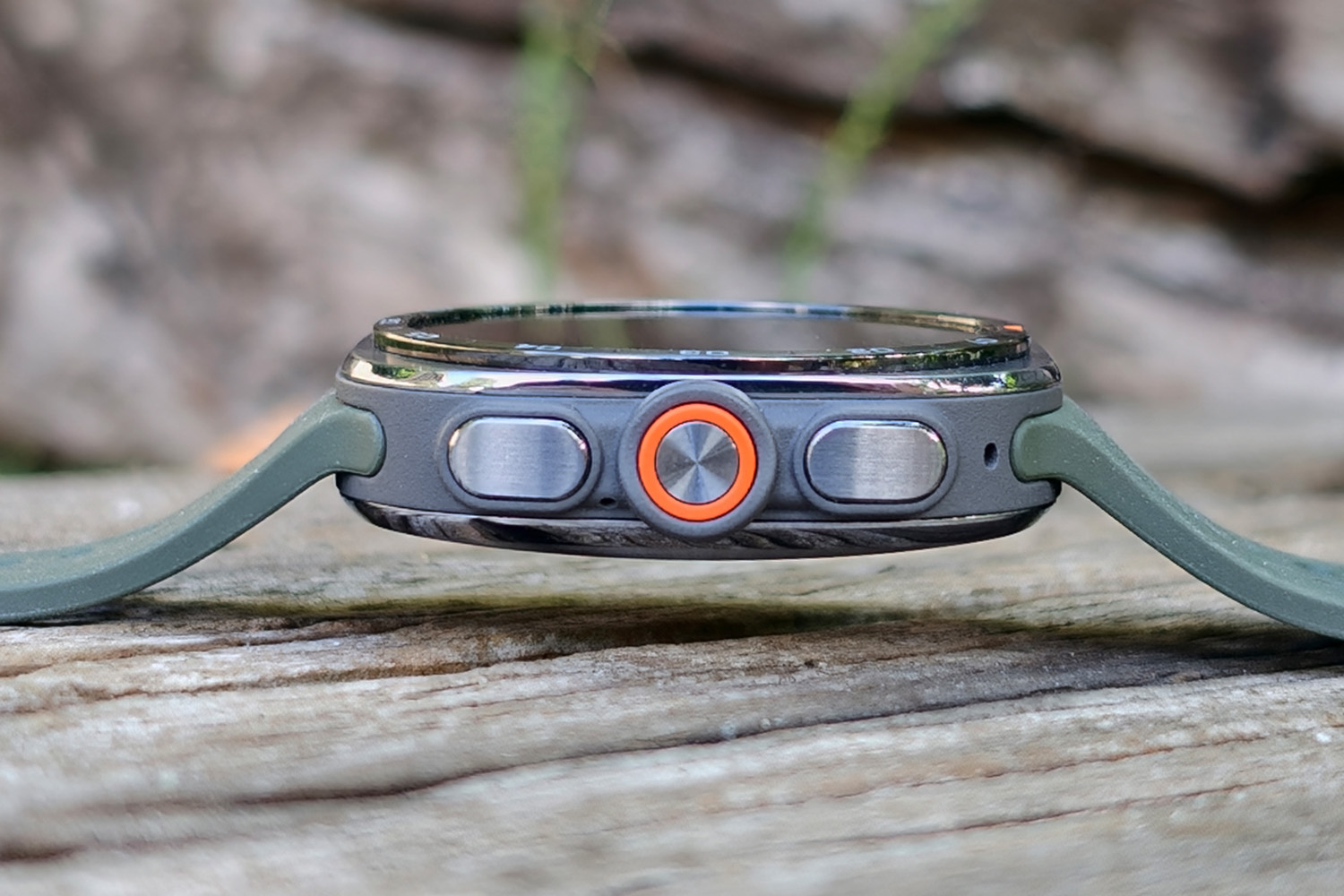 Samsung Galaxy Watch Ultra 2 review buttons
