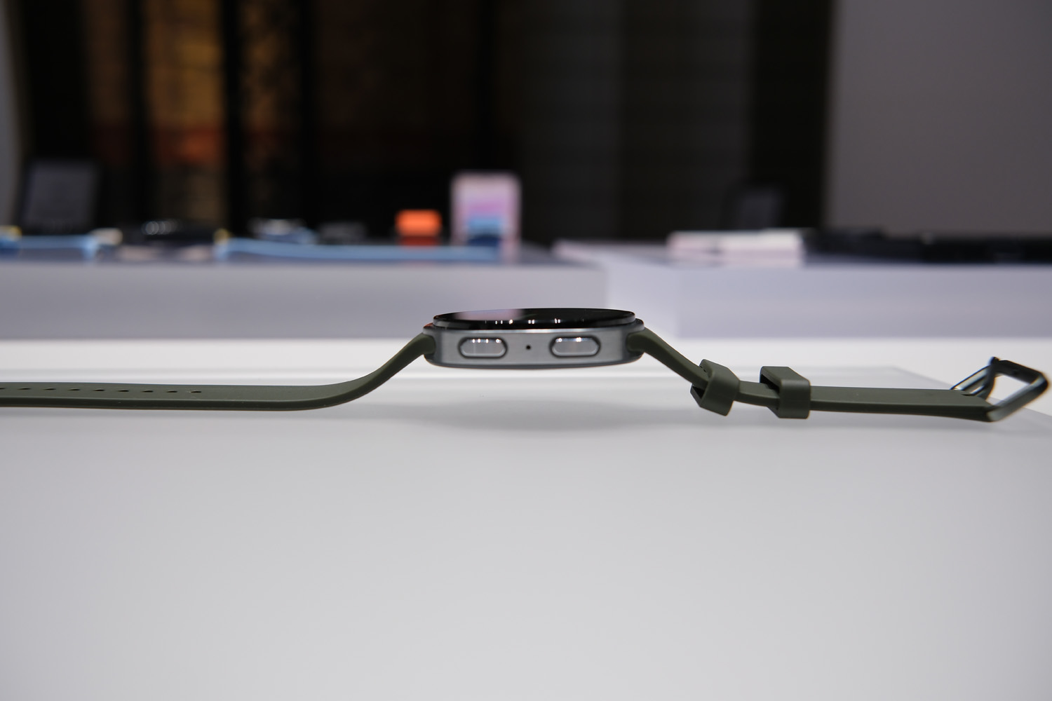 Samsung Galaxy Watch9 hands on buttons