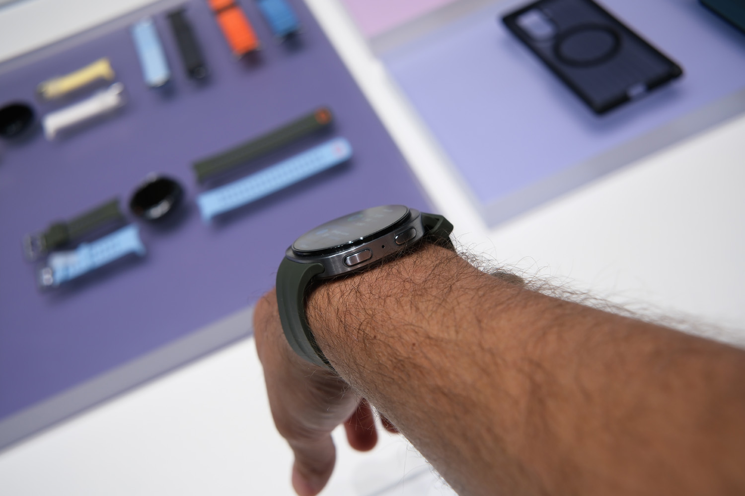 Samsung Galaxy Watch9 hands on thickness
