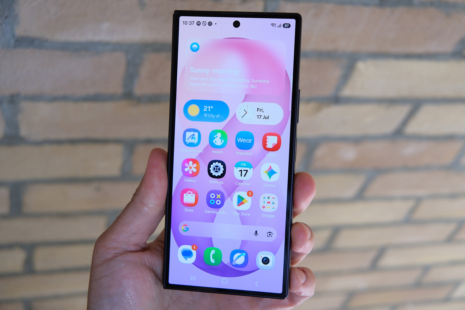 Samsung Galaxy Z Fold8 Ultra handson homescreen