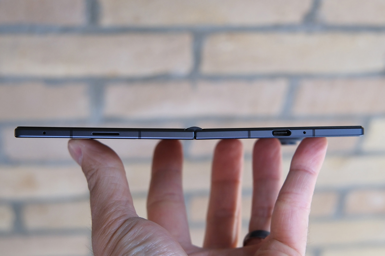 Samsung Galaxy Z Fold8 hands-on thickness