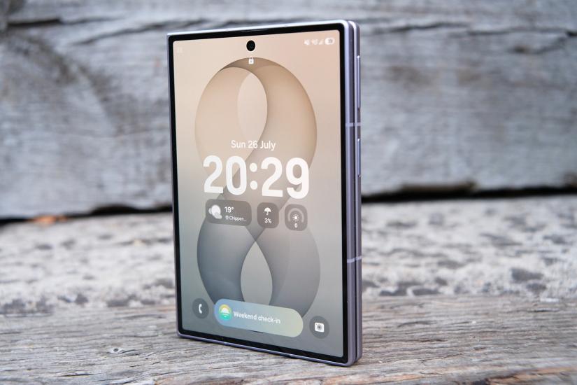Testing the Samsung Galaxy Z Fold8 convinced me wide foldables are the future, once Android irons out the kinks