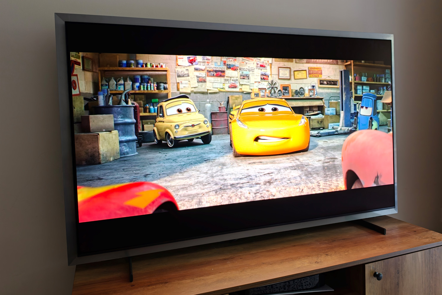 Samsung S99H OLED TV review picture quality 2