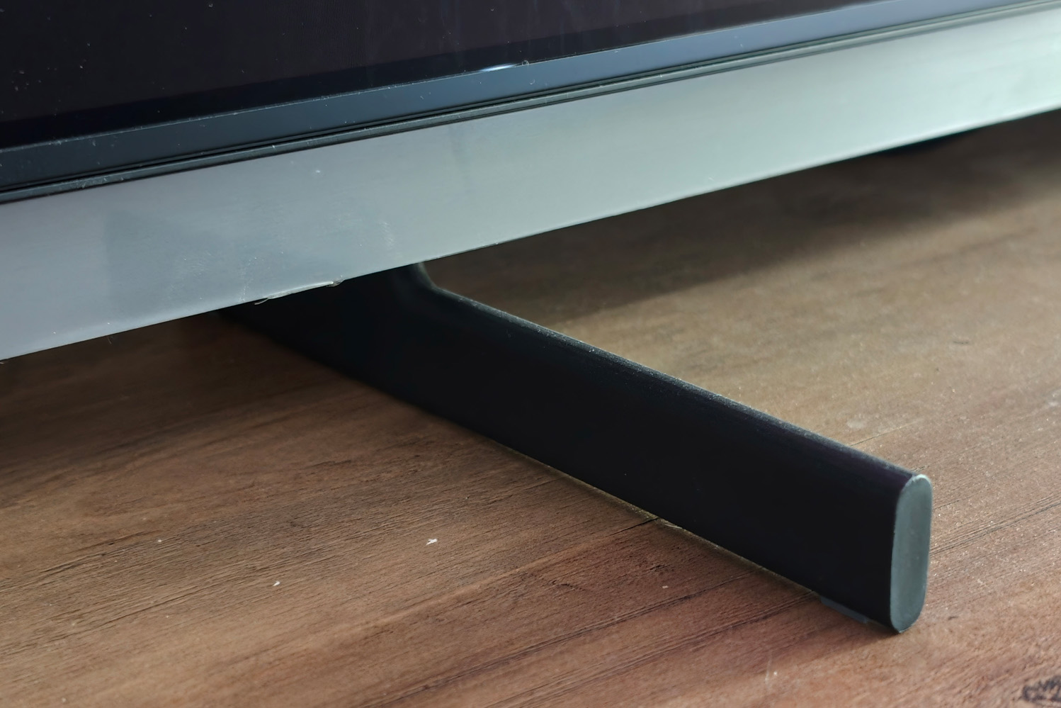 Samsung S99H OLED TV review feet
