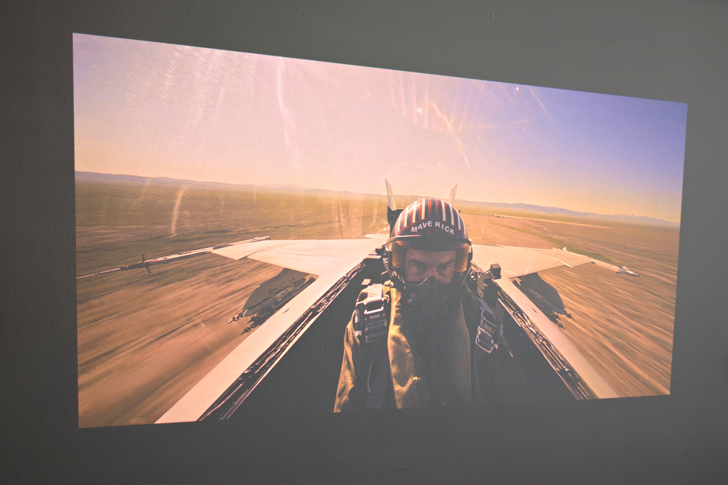 Xgimi Elfin Flip 4K review Top Gun 1