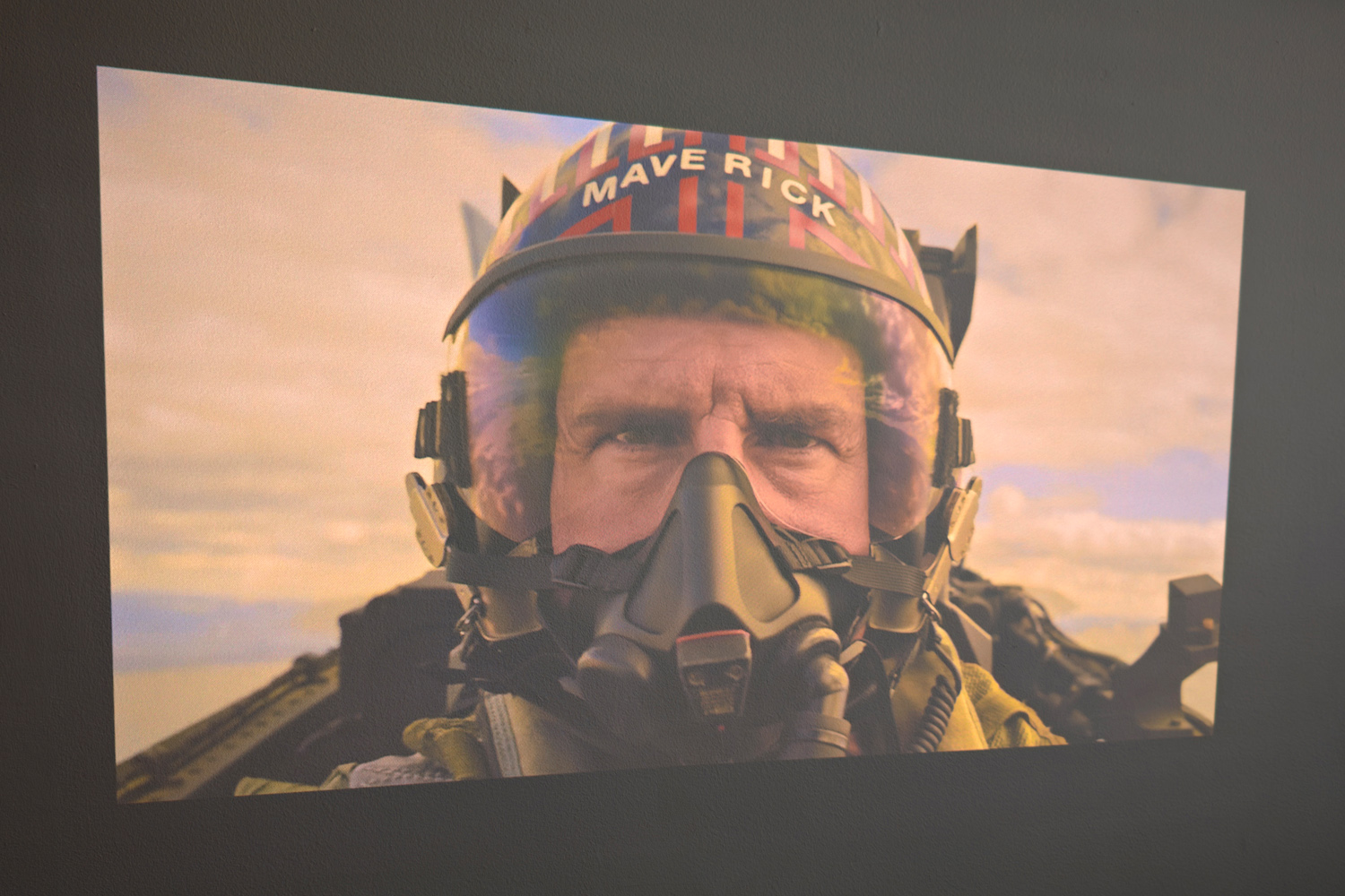 Xgimi Elfin Flip 4K review Top Gun 2